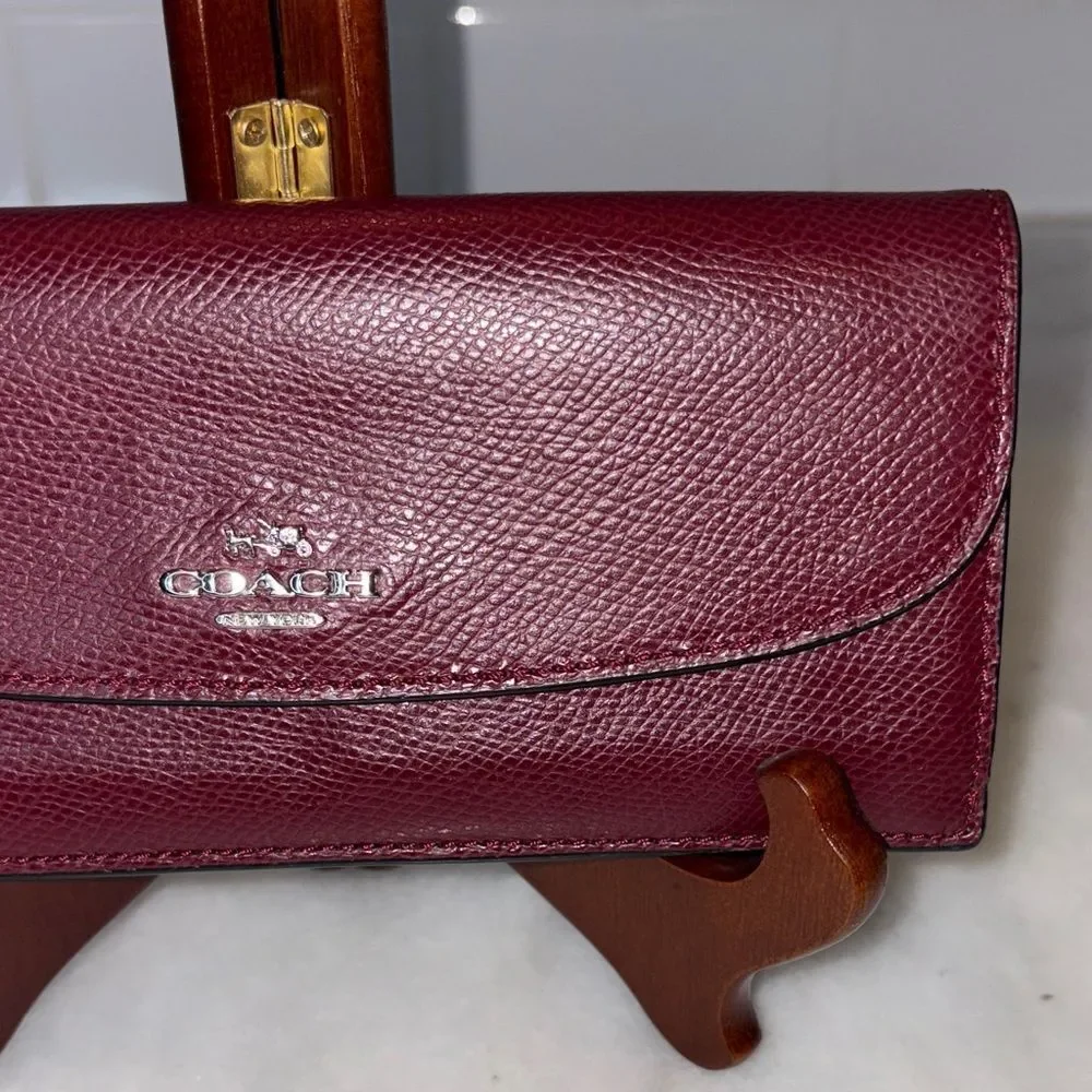 Coach Wallet Leather Cross Grained Full Sized Envelope Style Full Sized Wallet